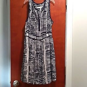 Made in CA USA.Designer Dress Trina Turk 6 65% Cotton 37 Silk 100 % Silk lining